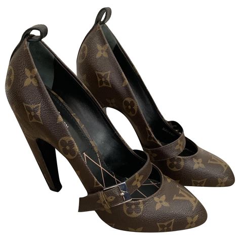 louis vuitton classic heels.